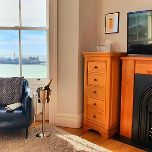https://a-room-with-a-view-hotel.brighton-hotels-england.com