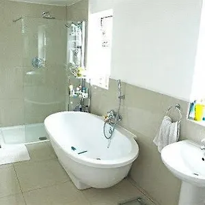 https://russell-house.brighton-hotels-england.com
